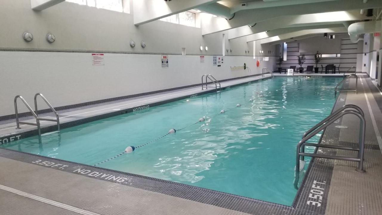 Spacious Dt 2-Bdr High-Rise With View, Pool, Gym Vancouver Zewnętrze zdjęcie